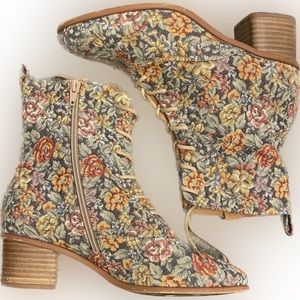 Anthropologie | Sadie Lace-Up Boots Size 37, Vintage Victorian Floral Design